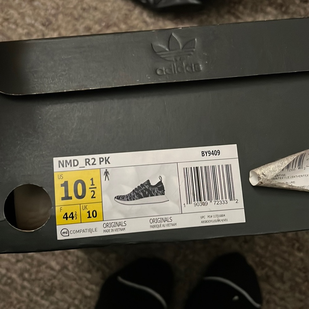 Adidas nmd_r2